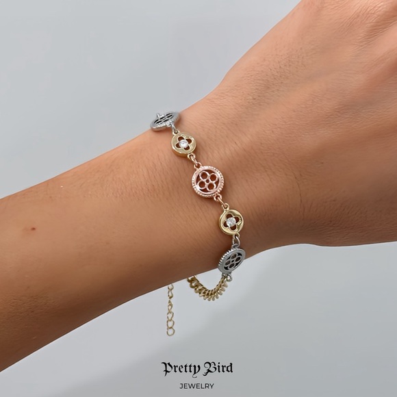 Pretty Bird Jewelry - 18k Tri- Color Cut Out Clover Chain Link Bracelet